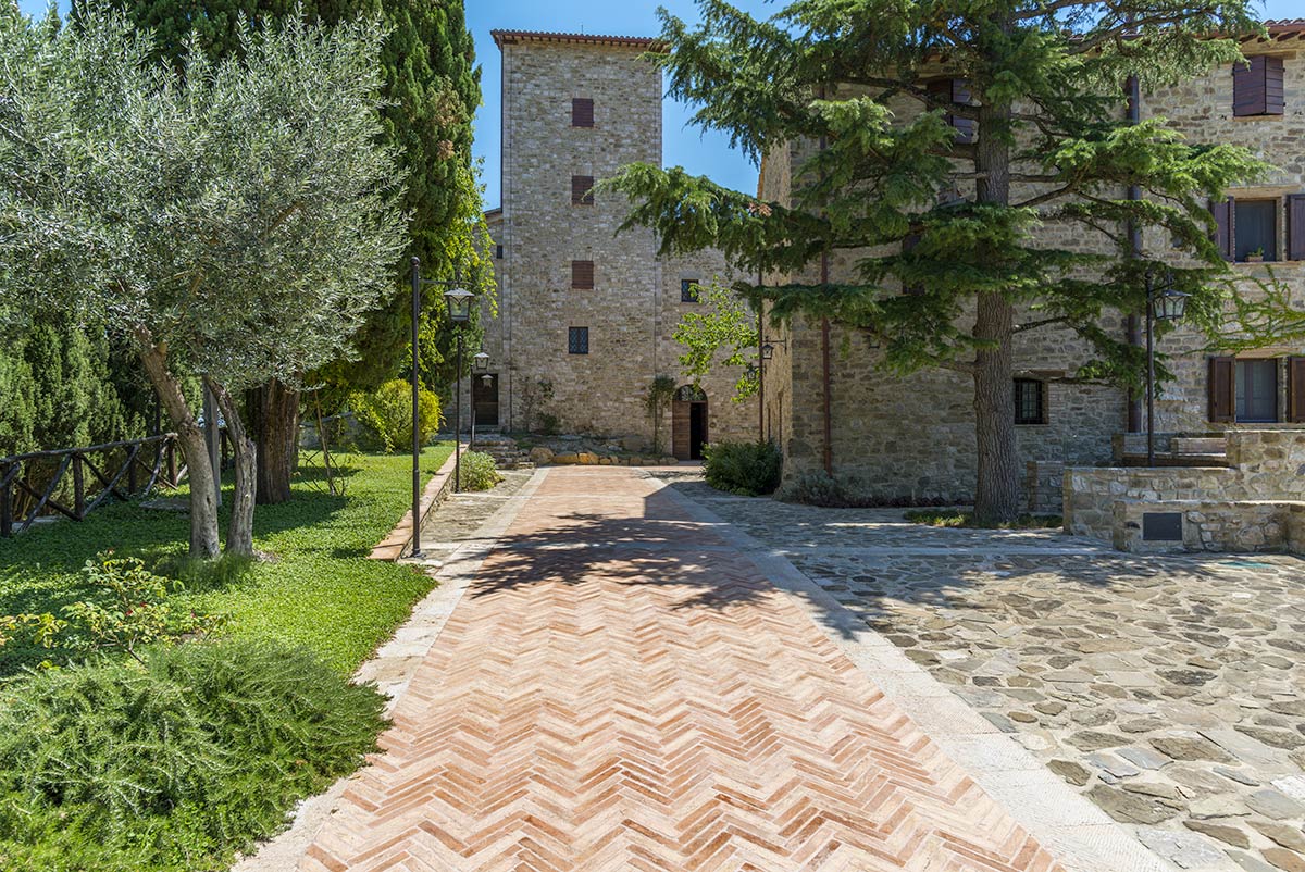 Strada in Cotto a spina di pesce